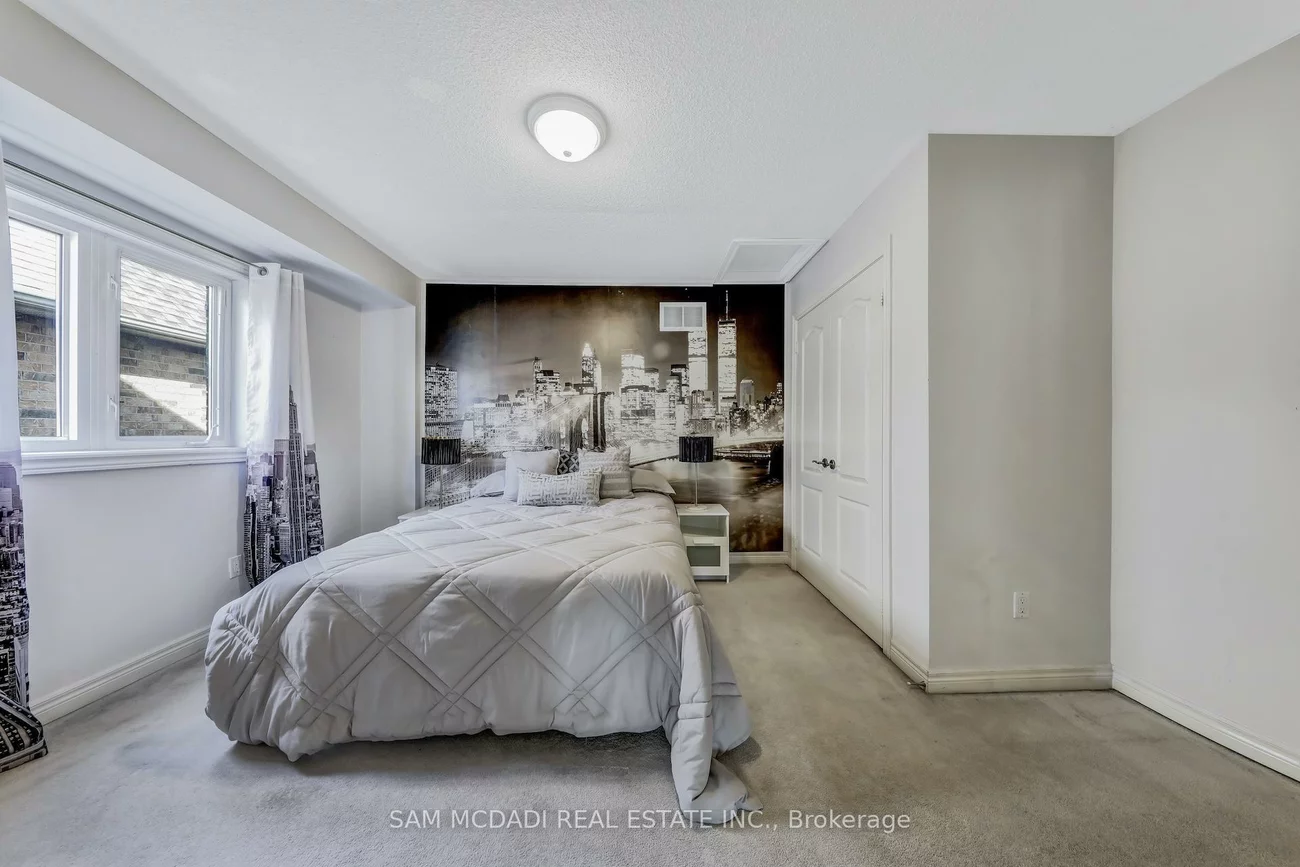 3306, Fox Run, 1001 - BR Bronte, Oakville