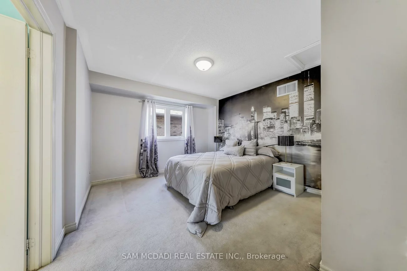 3306, Fox Run, 1001 - BR Bronte, Oakville