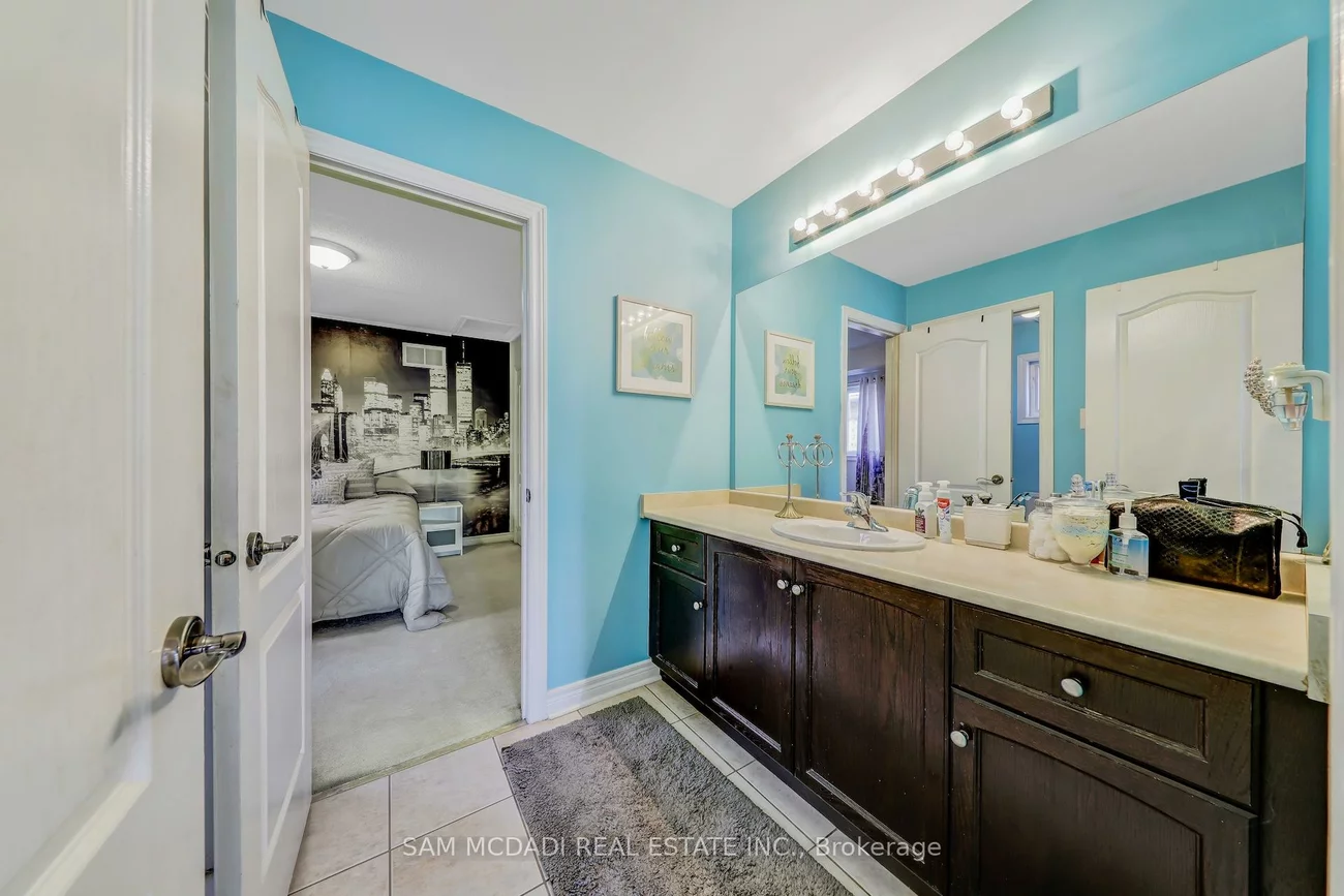 3306, Fox Run, 1001 - BR Bronte, Oakville