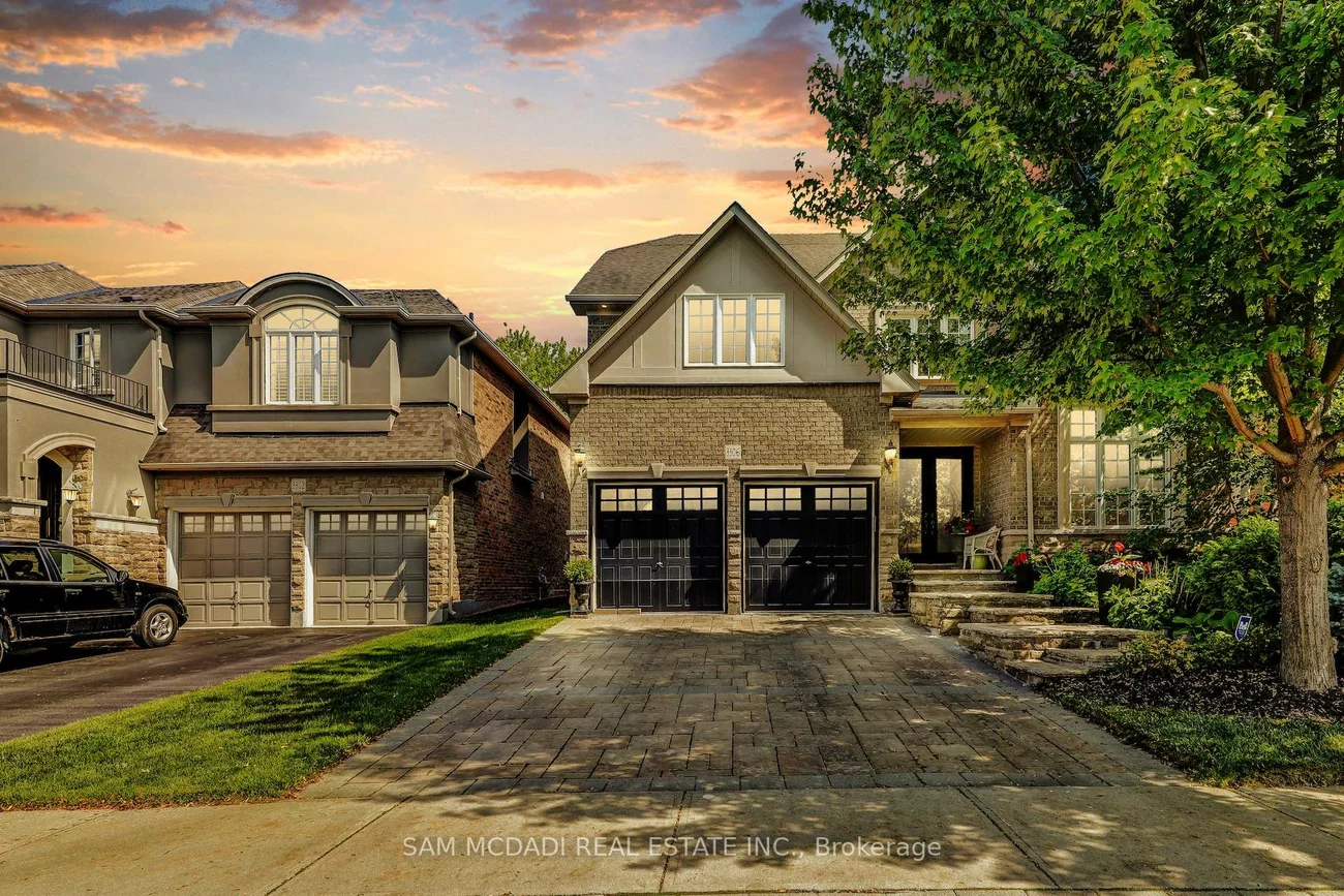 3306, Fox Run, 1001 - BR Bronte, Oakville