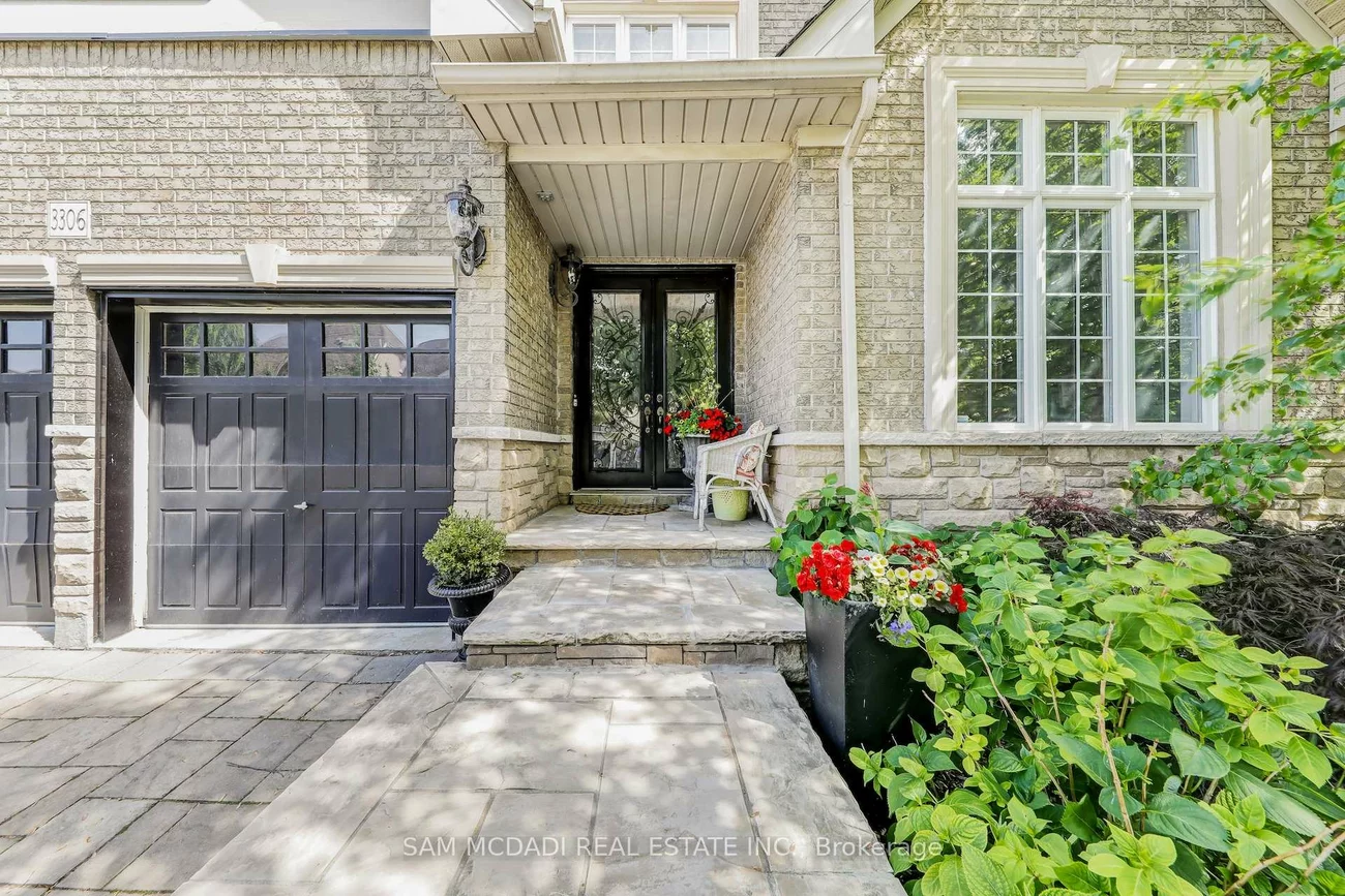 3306, Fox Run, 1001 - BR Bronte, Oakville