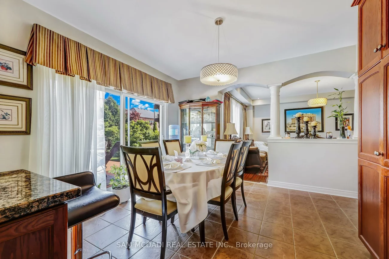 3306, Fox Run, 1001 - BR Bronte, Oakville