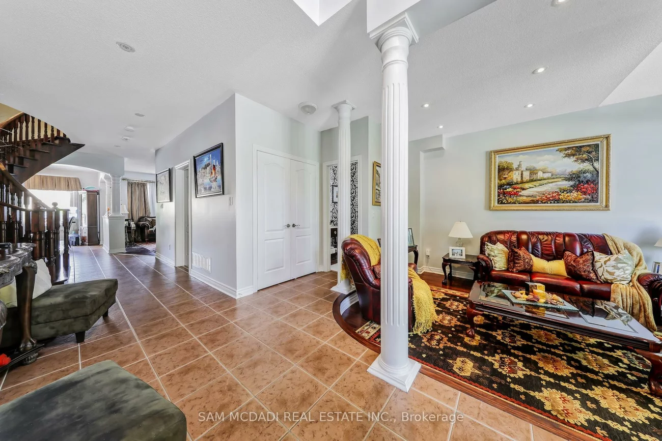 3306, Fox Run, 1001 - BR Bronte, Oakville