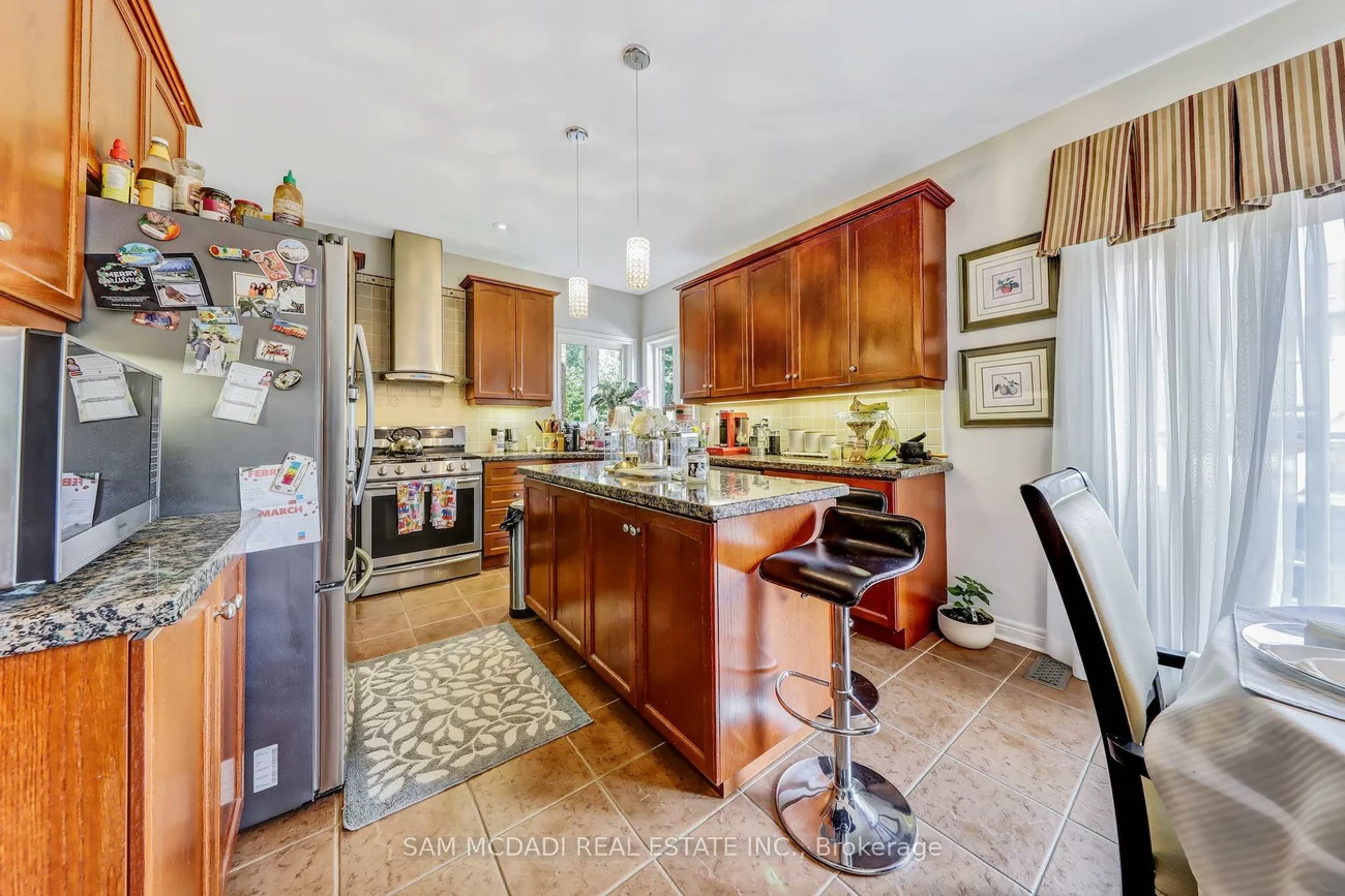 3306, Fox Run, 1001 - BR Bronte, Oakville