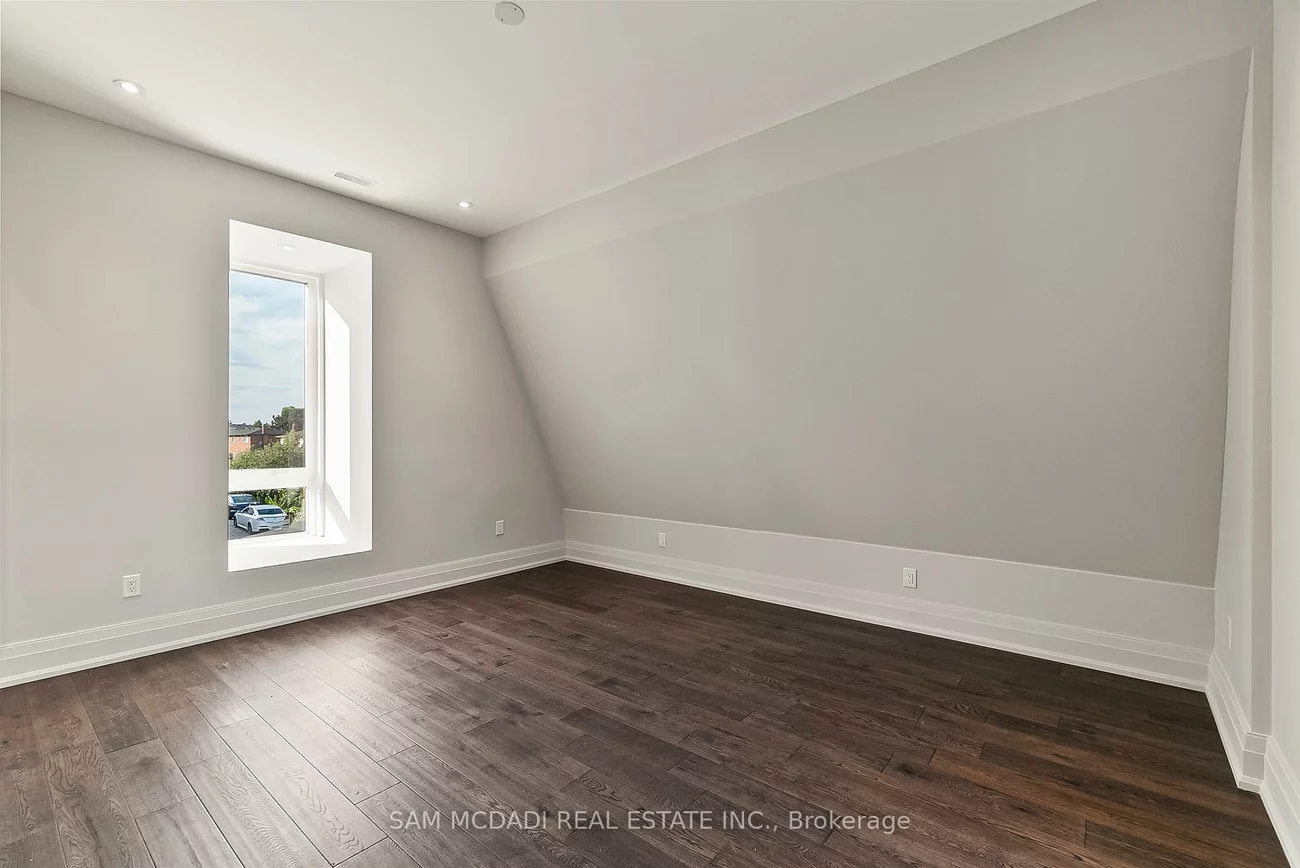 321, Morden, 1020 - WO West, Oakville