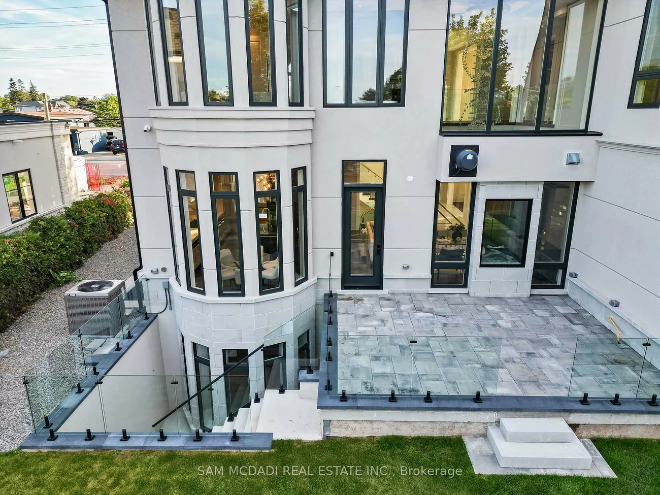 321, Morden, 1020 - WO West, Oakville