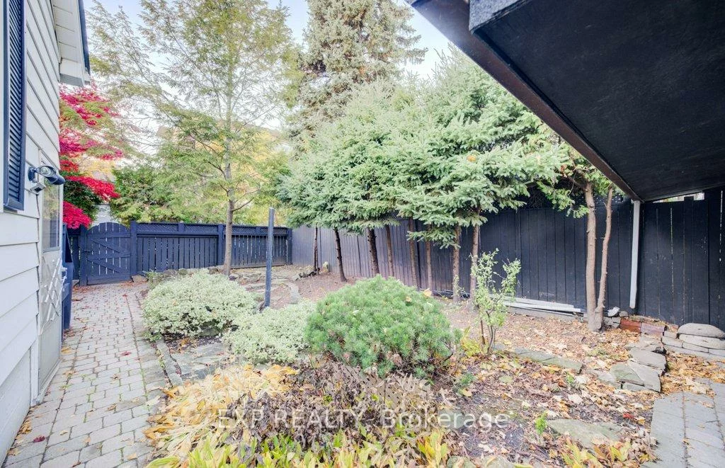 115, Wilson, 1002 - CO Central, Oakville