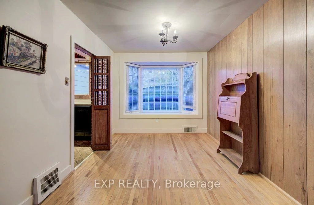 115, Wilson, 1002 - CO Central, Oakville