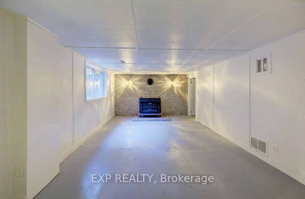 115, Wilson, 1002 - CO Central, Oakville