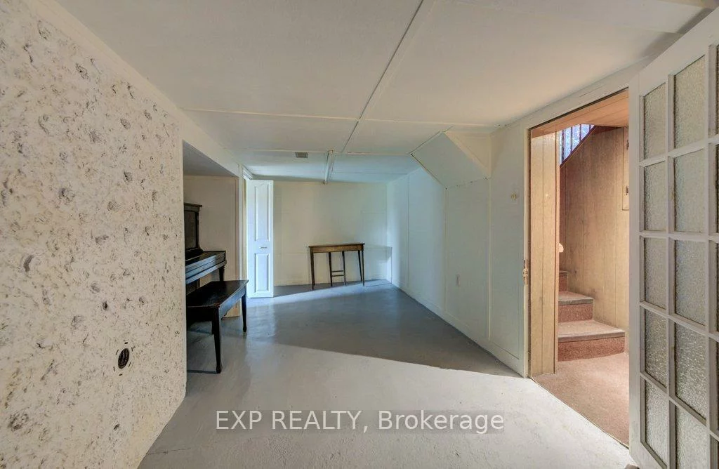 115, Wilson, 1002 - CO Central, Oakville