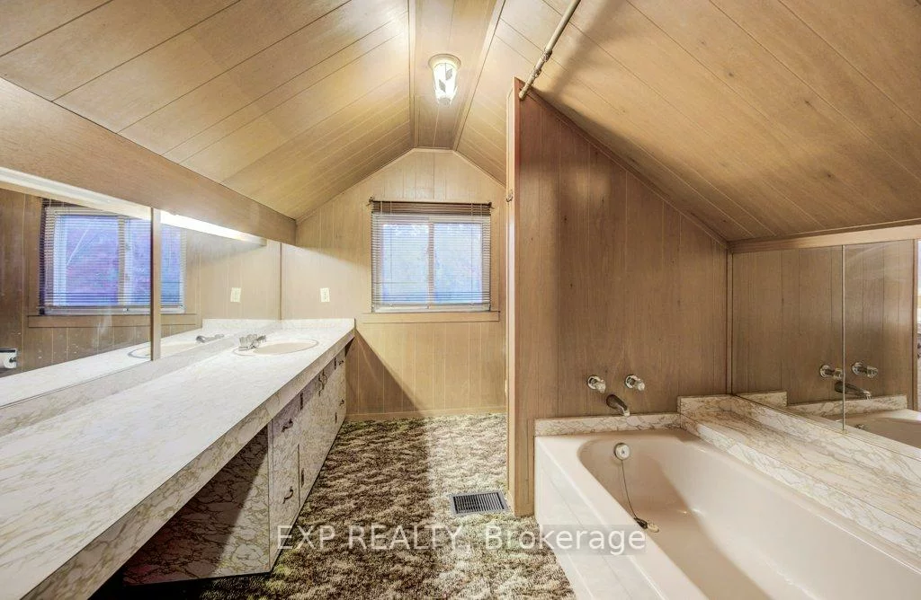 115, Wilson, 1002 - CO Central, Oakville