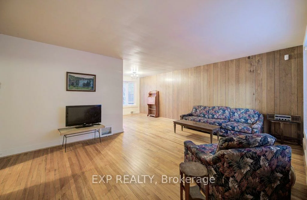 115, Wilson, 1002 - CO Central, Oakville