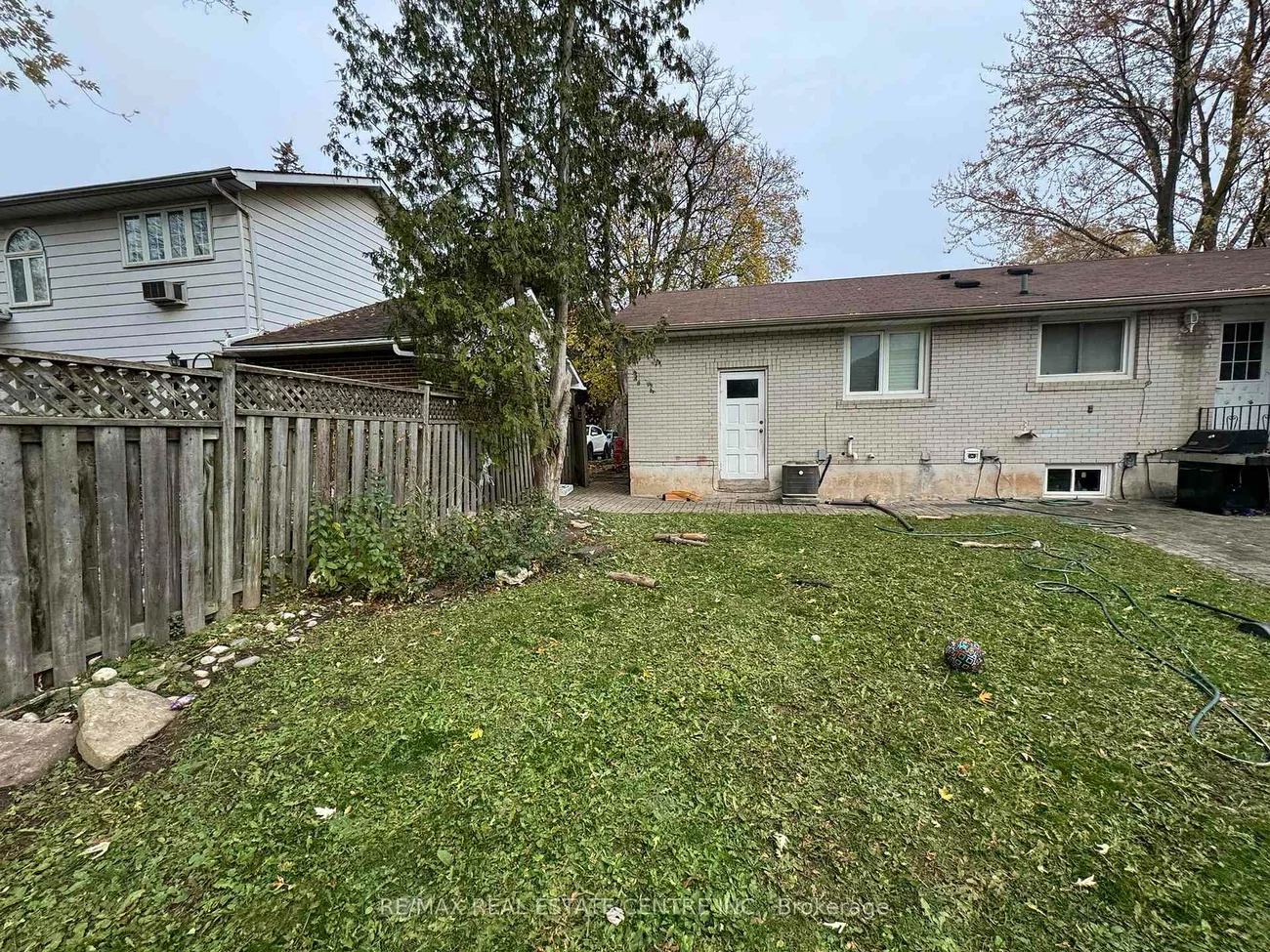 1048, Robarts, 1003 - CP College Park, Oakville