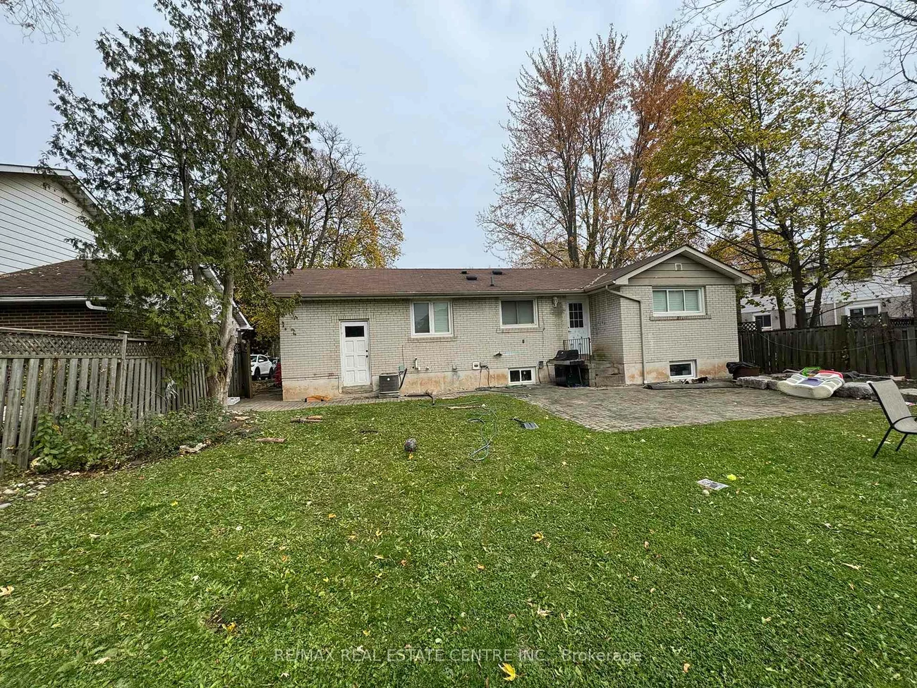 1048, Robarts, 1003 - CP College Park, Oakville