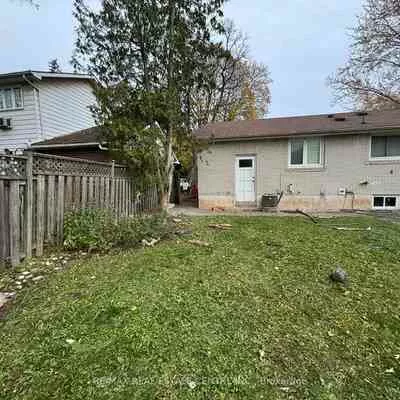 1048, Robarts, 1003 - CP College Park, Oakville