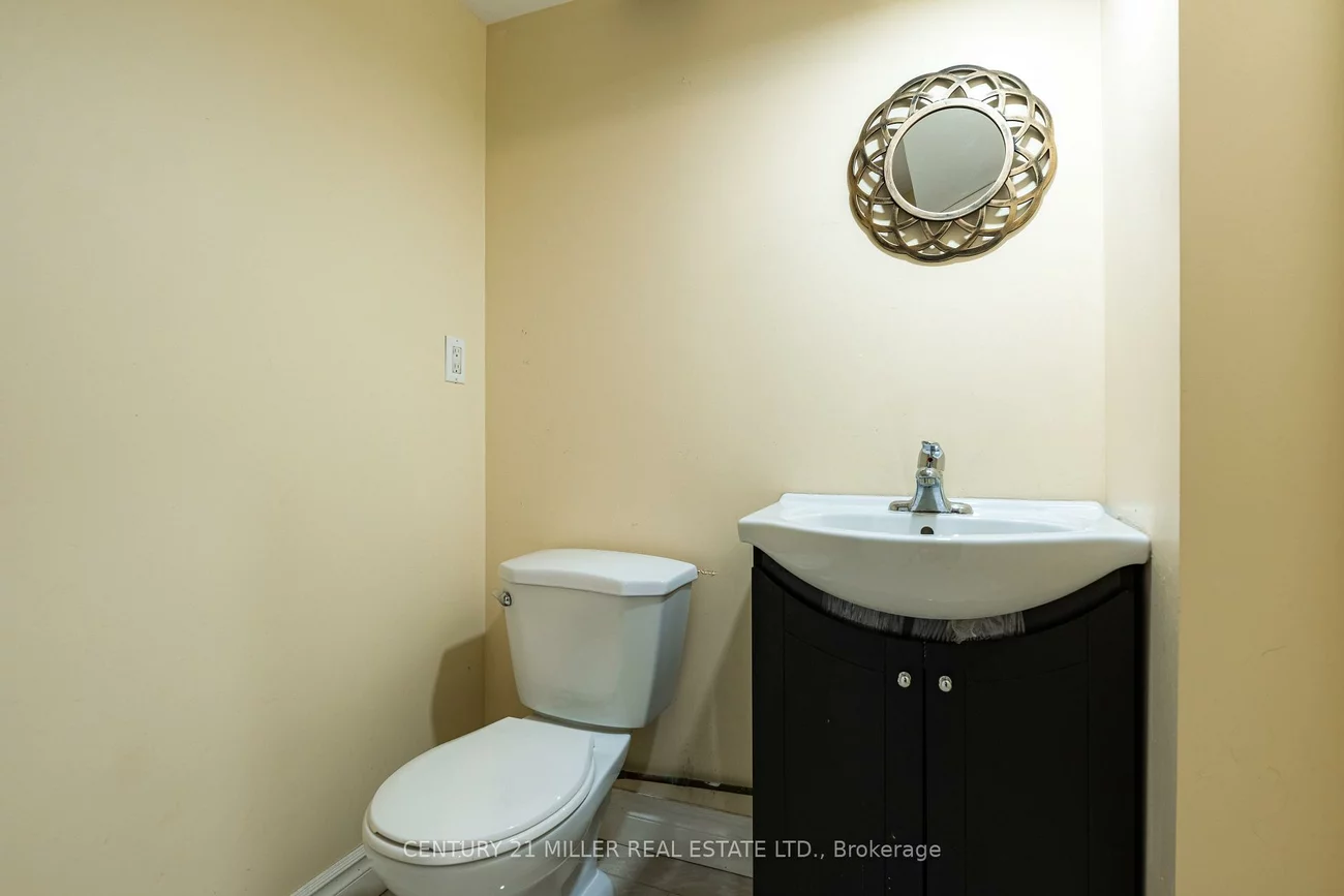 1242, Rebecca, 1017 - SW Southwest, Oakville