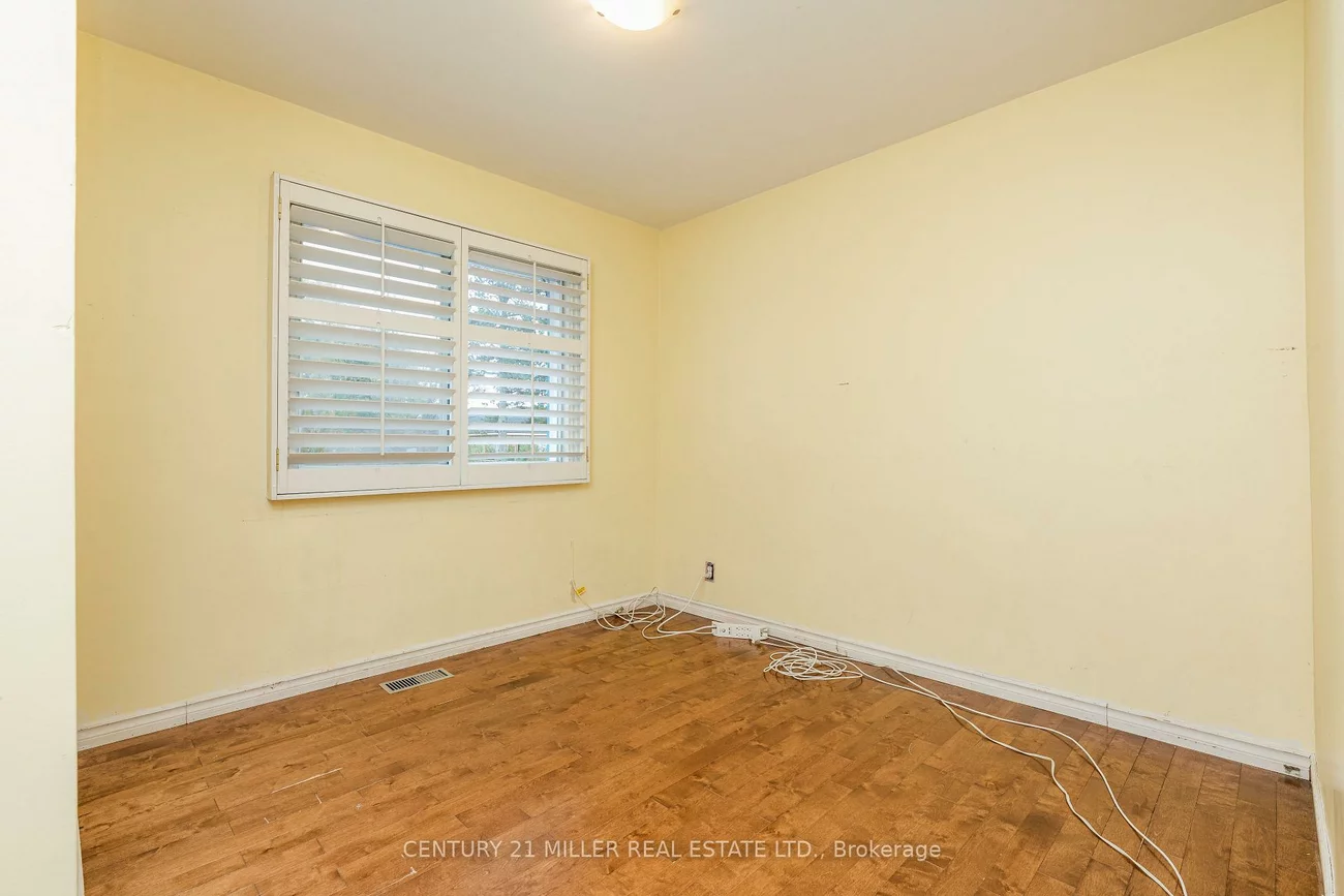 1242, Rebecca, 1017 - SW Southwest, Oakville