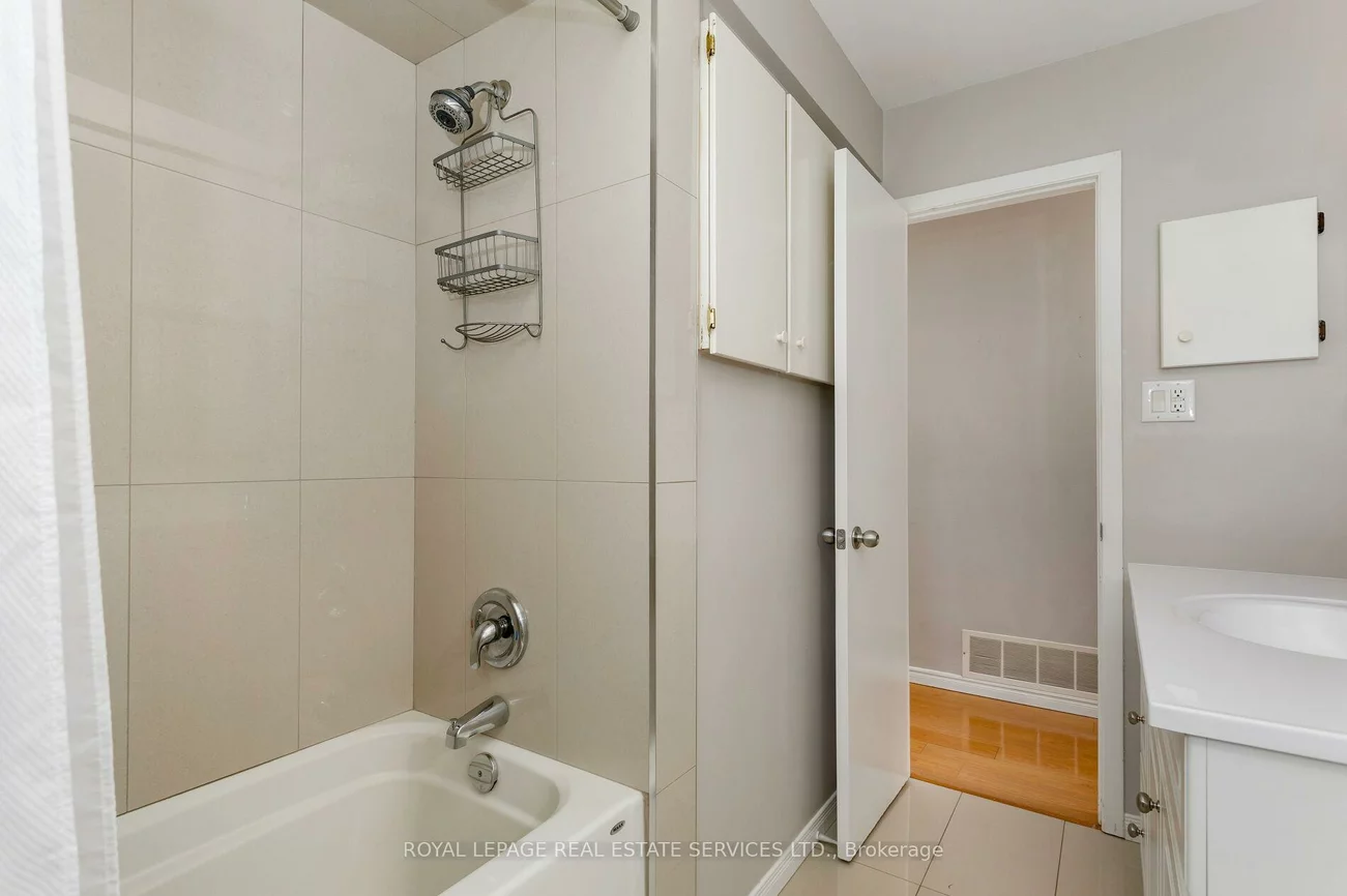 2339, Hixon, 1001 - BR Bronte, Oakville