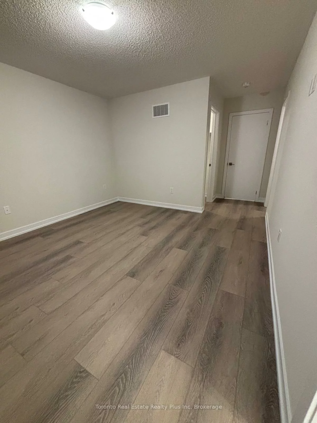 1341, Kaniv, 1012 - NW Northwest, Oakville