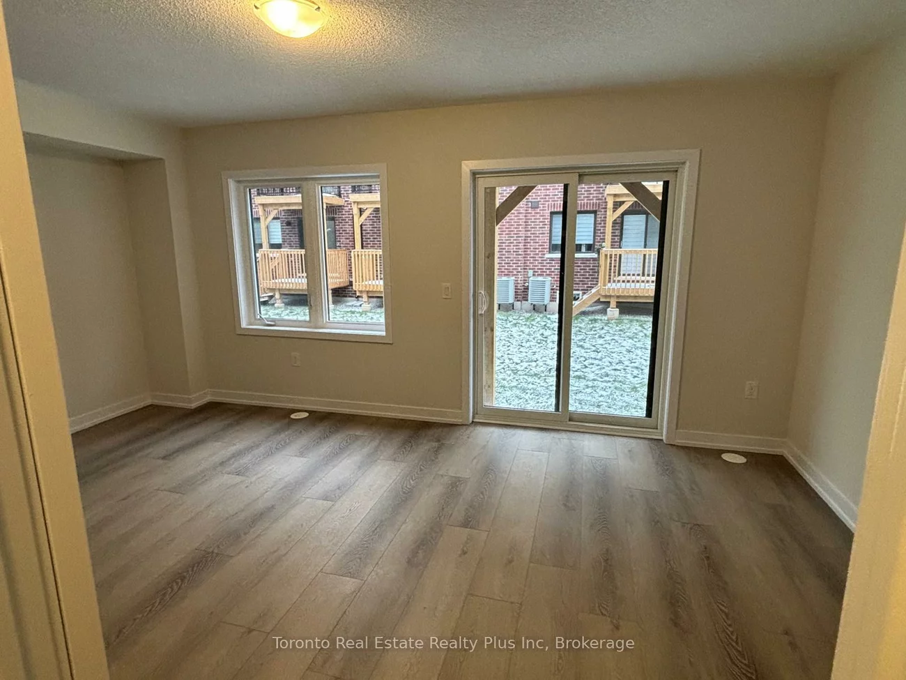 1341, Kaniv, 1012 - NW Northwest, Oakville