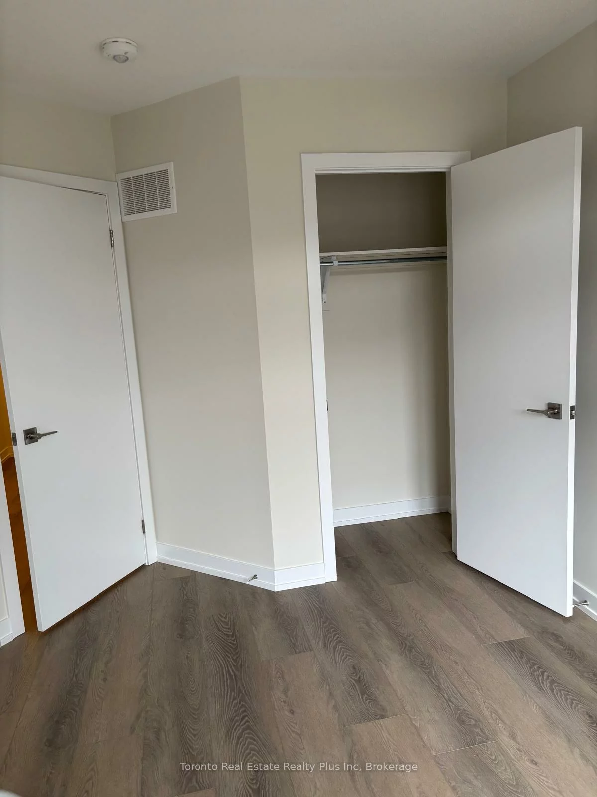 1341, Kaniv, 1012 - NW Northwest, Oakville