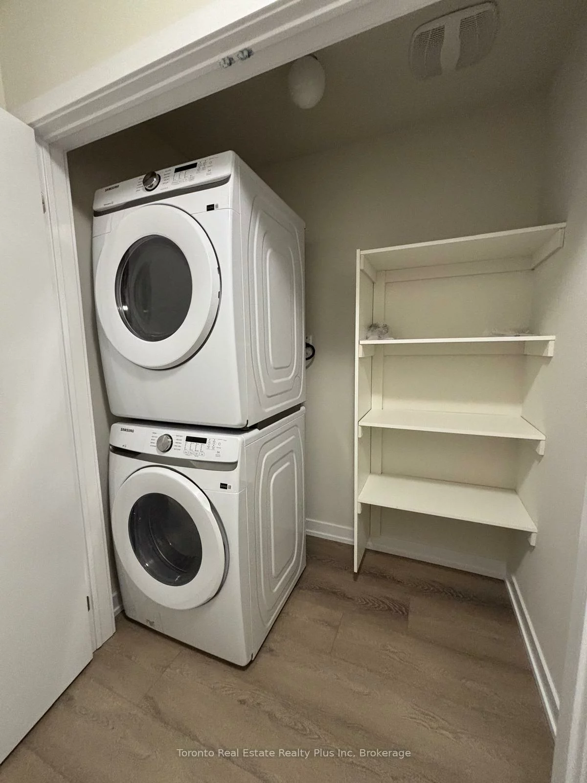 1341, Kaniv, 1012 - NW Northwest, Oakville