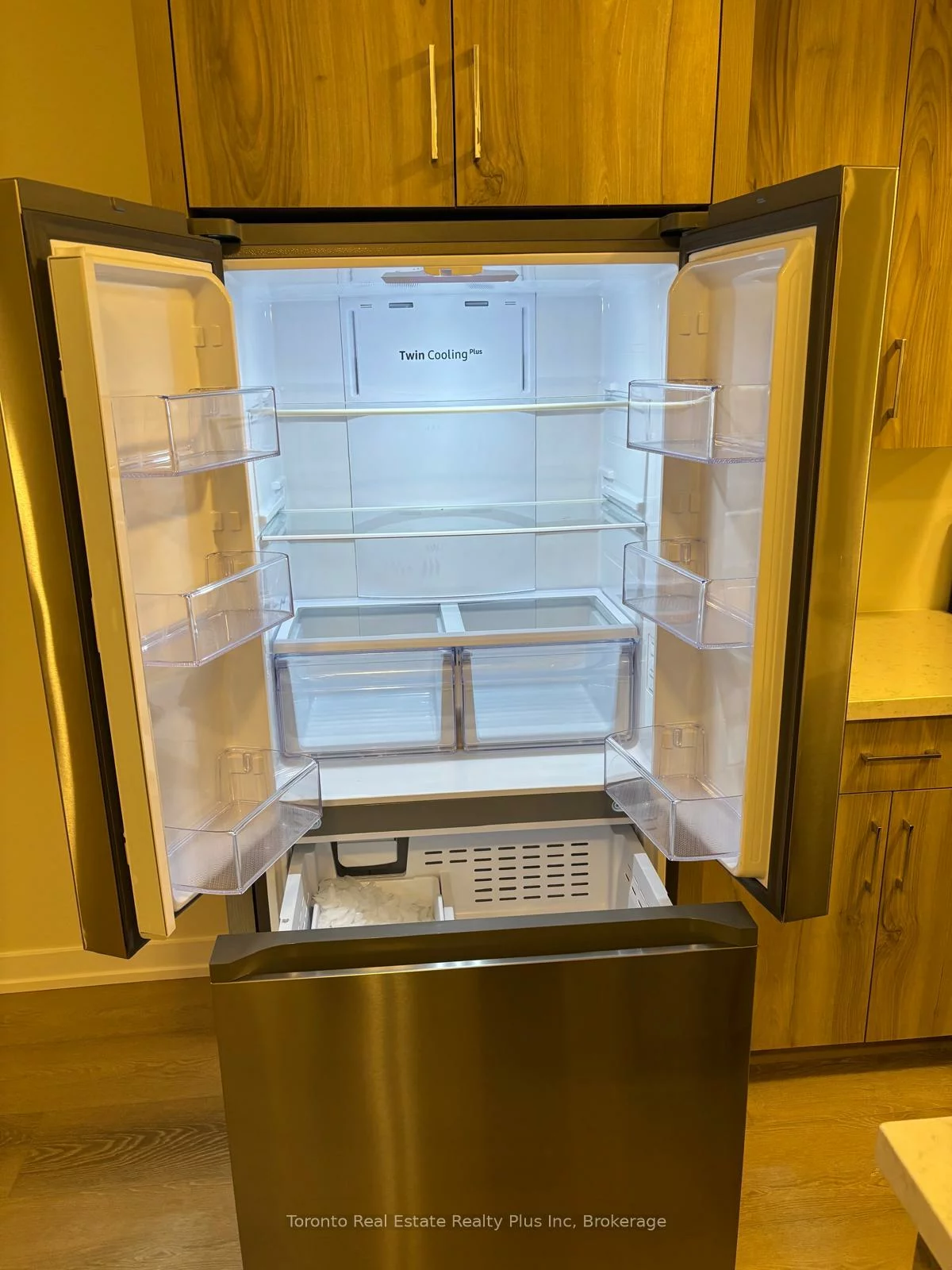 1341, Kaniv, 1012 - NW Northwest, Oakville