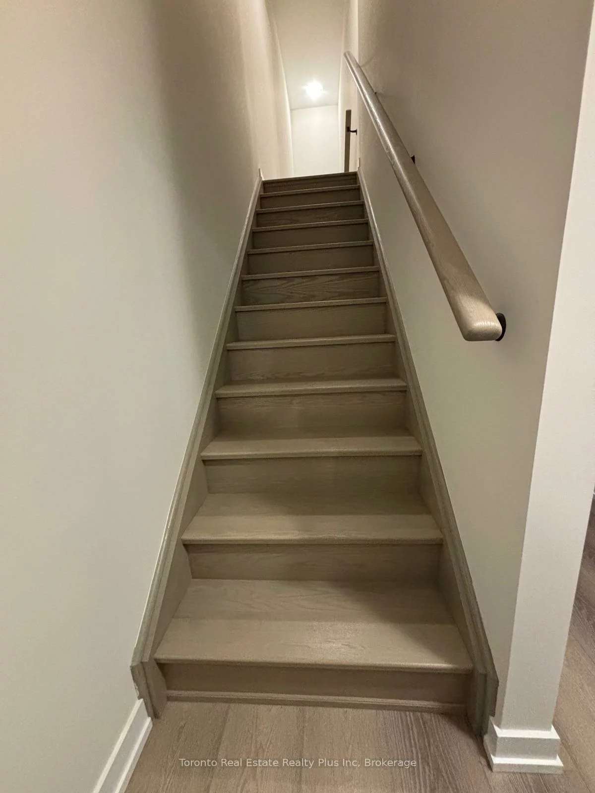 1341, Kaniv, 1012 - NW Northwest, Oakville