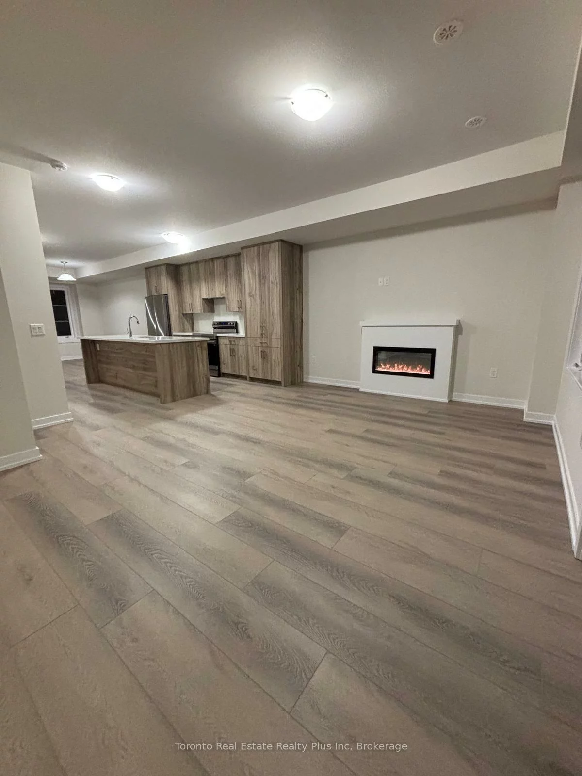 1341, Kaniv, 1012 - NW Northwest, Oakville