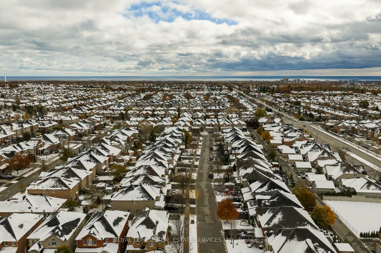 2472, Chaplin, 1009 - JC Joshua Creek, Oakville