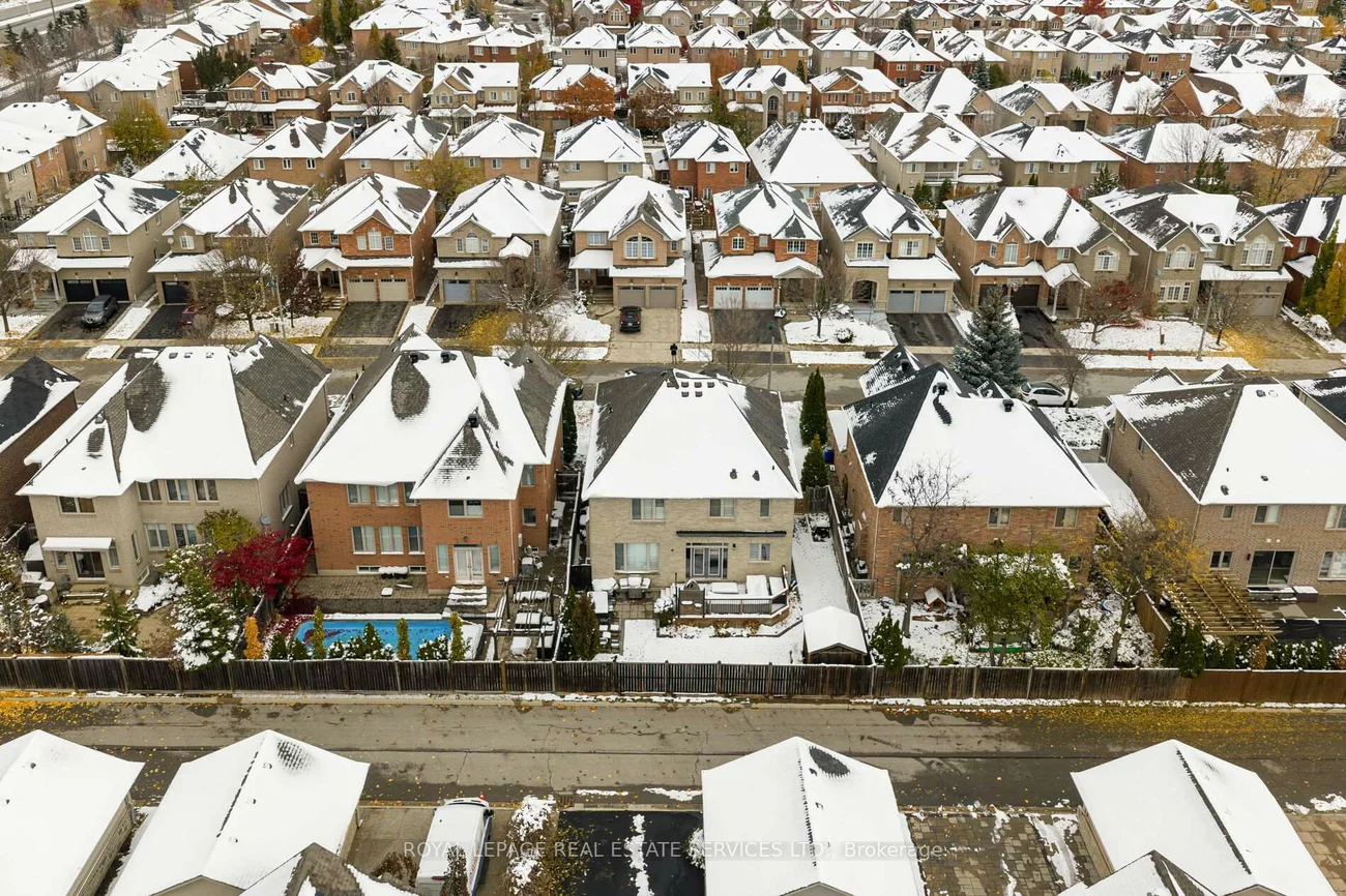 2472, Chaplin, 1009 - JC Joshua Creek, Oakville