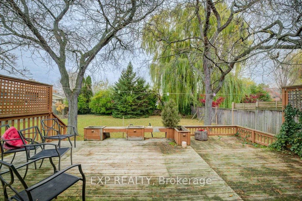 1361, Stanbury, 1020 - WO West, Oakville