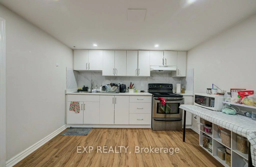 1361, Stanbury, 1020 - WO West, Oakville