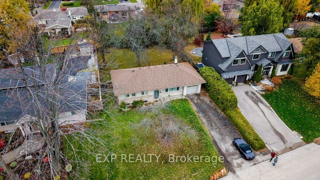 1361, Stanbury, 1020 - WO West, Oakville