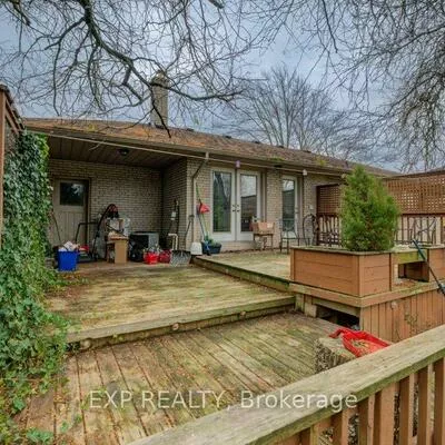 1361, Stanbury, 1020 - WO West, Oakville