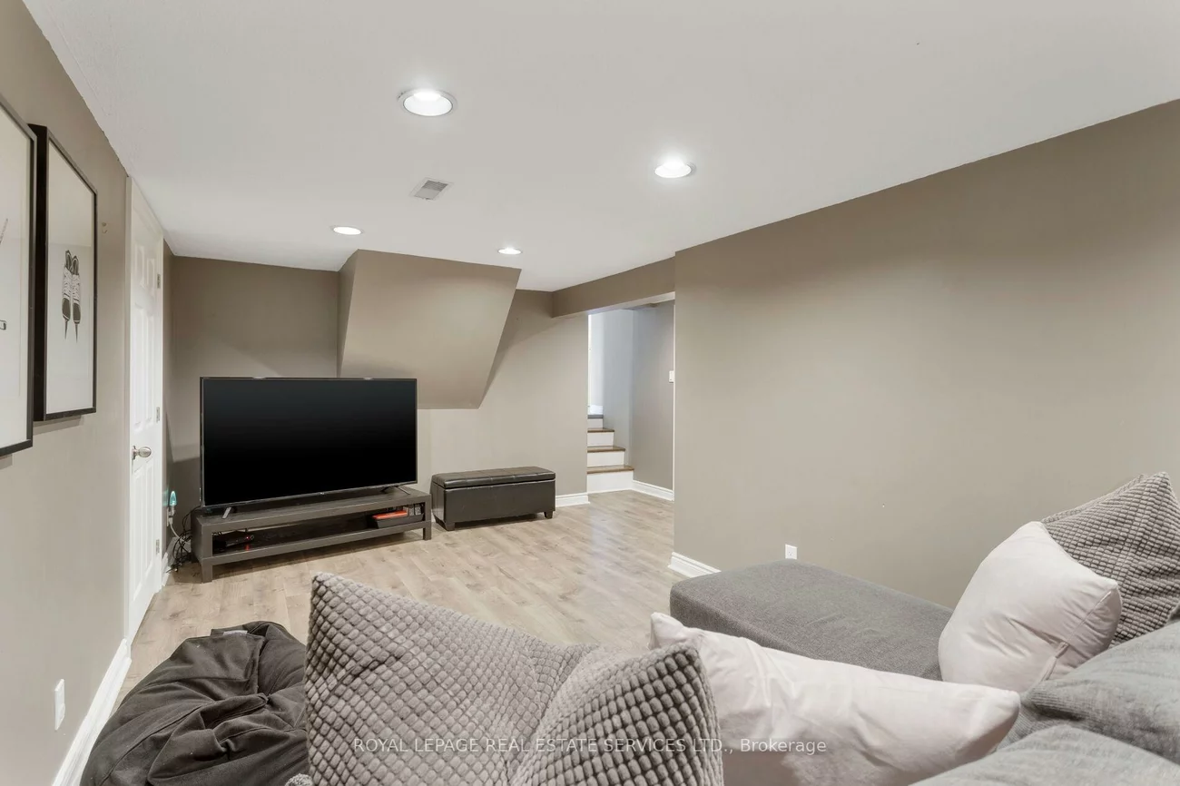 2088, Saxon, 1020 - WO West, Oakville