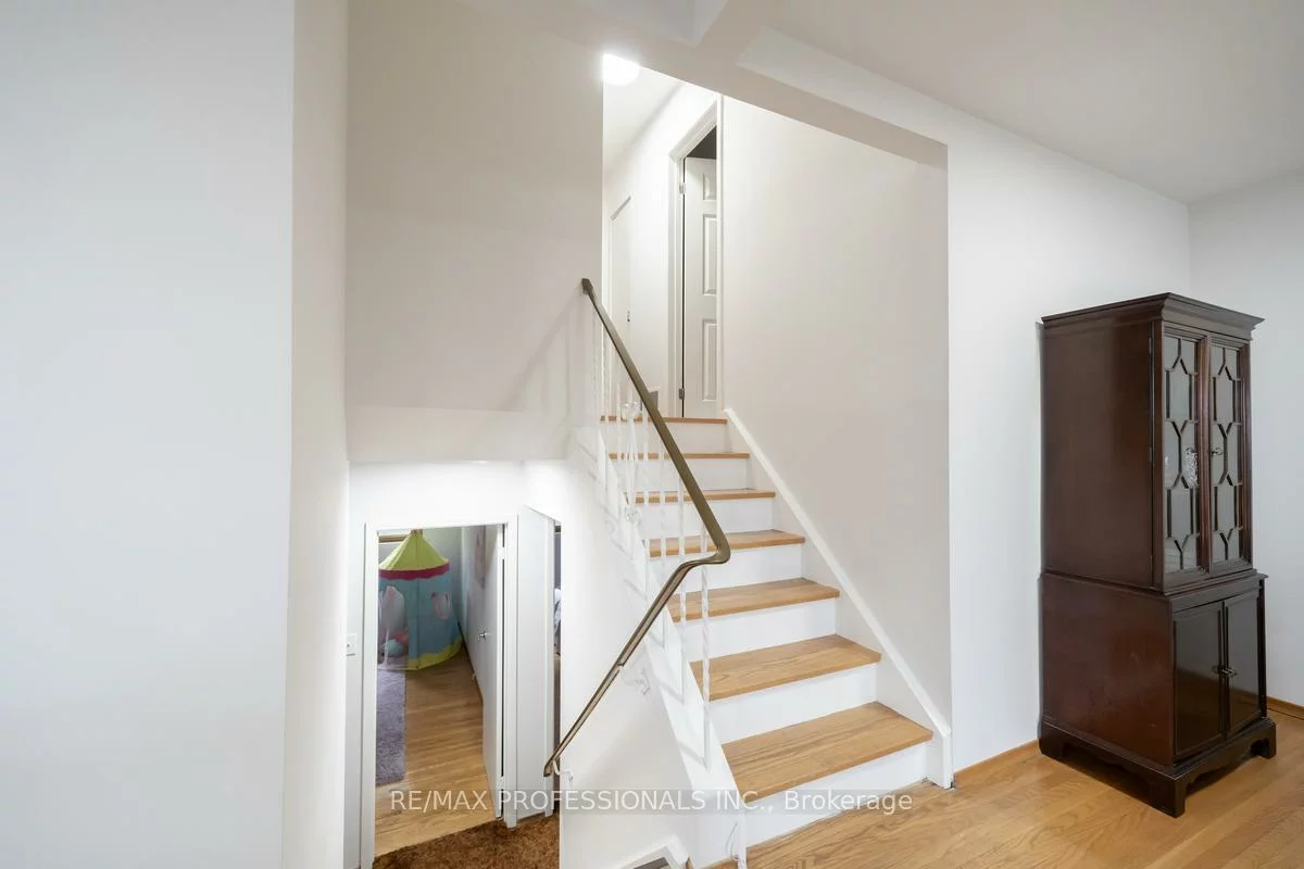 1275, Pallatine, 1003 - CP College Park, Oakville