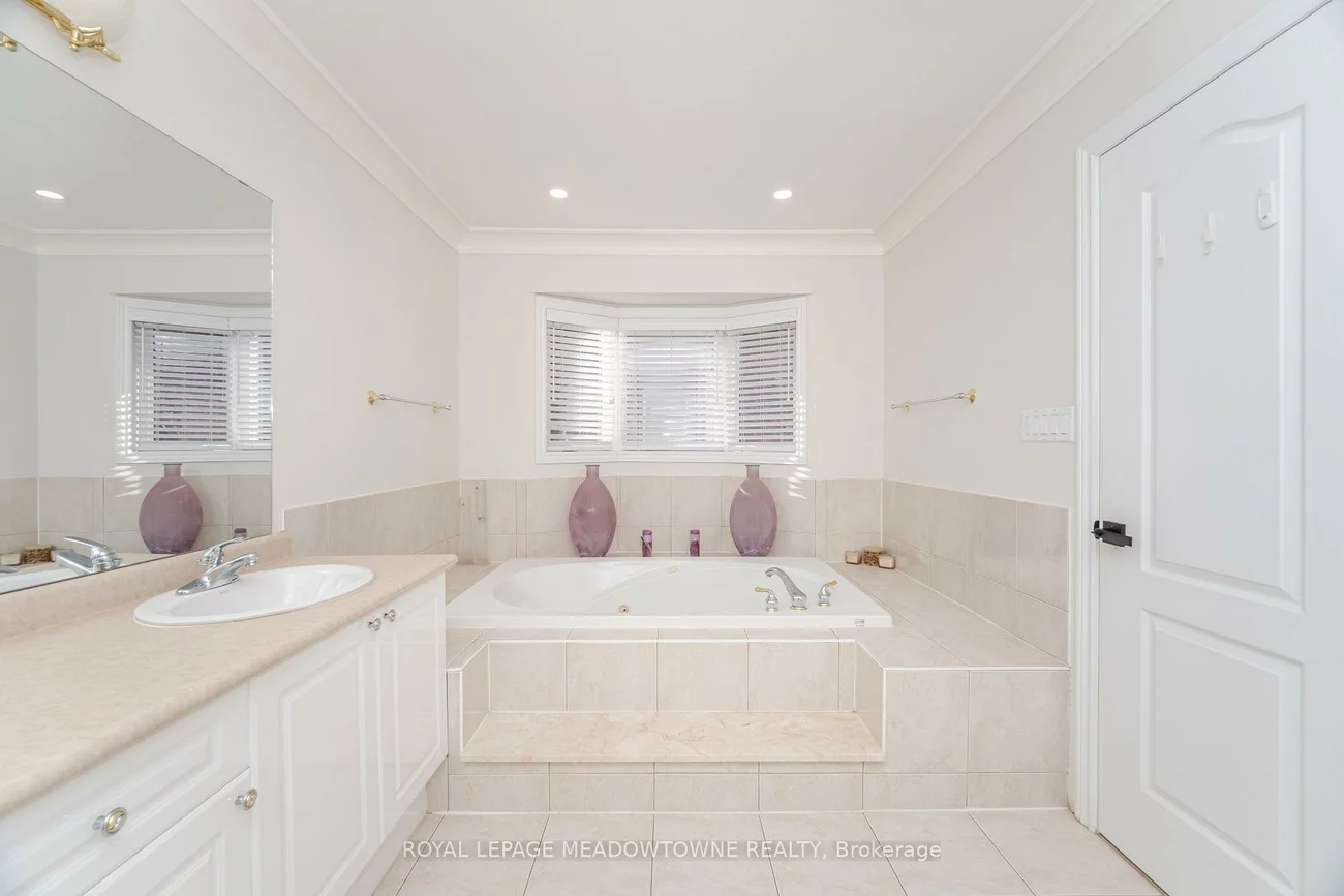 2459, Meadowridge, 1009 - JC Joshua Creek, Oakville