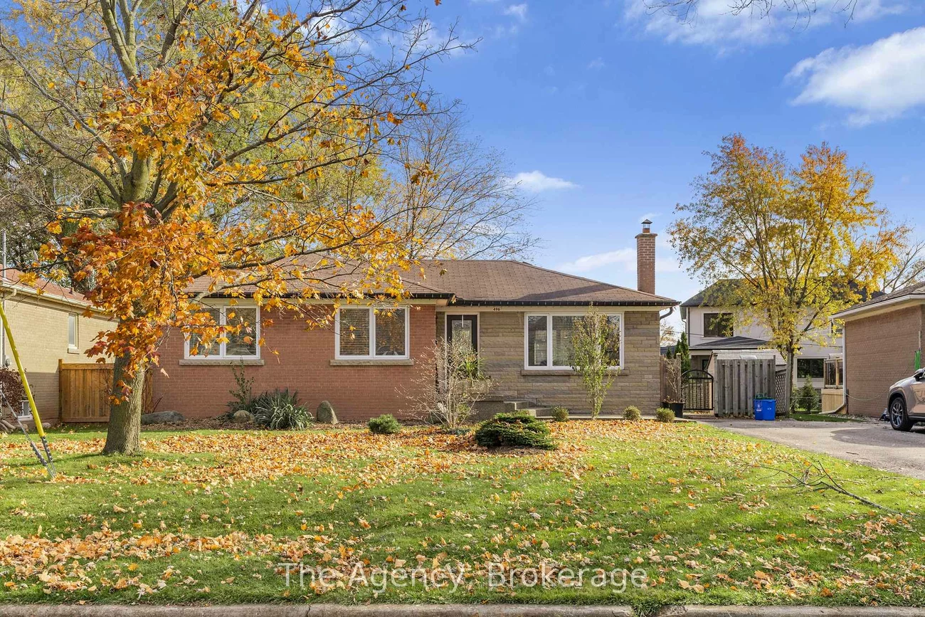 496, Pineland, 1020 - WO West, Oakville
