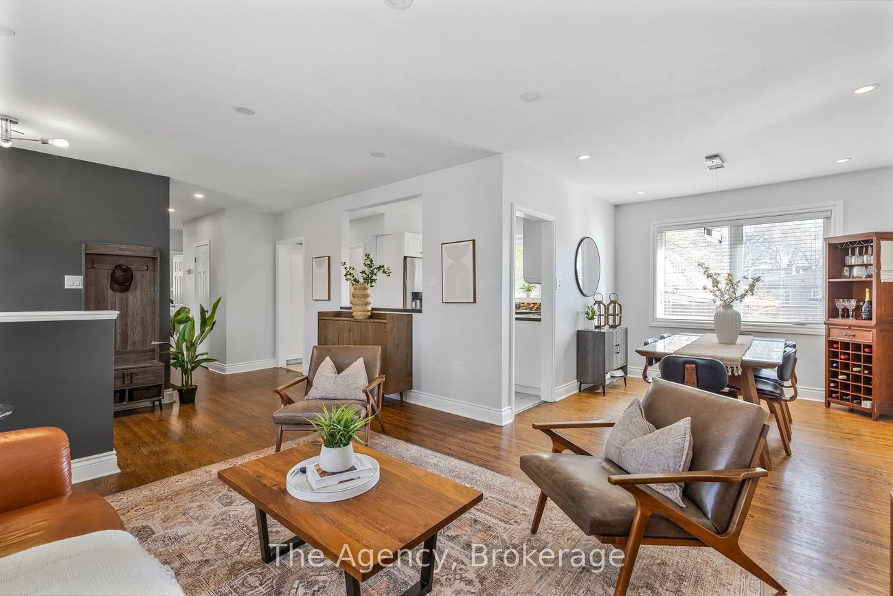 496, Pineland, 1020 - WO West, Oakville