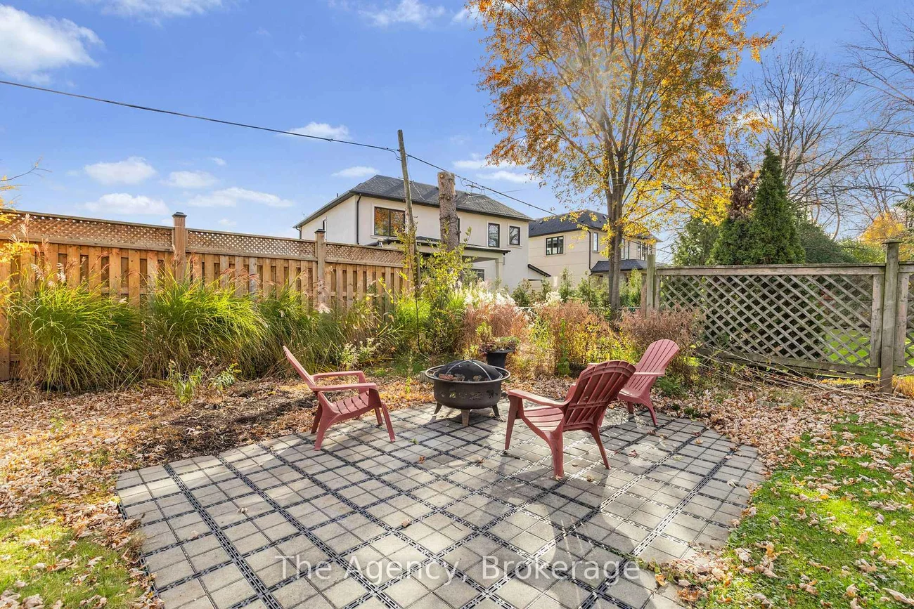 496, Pineland, 1020 - WO West, Oakville