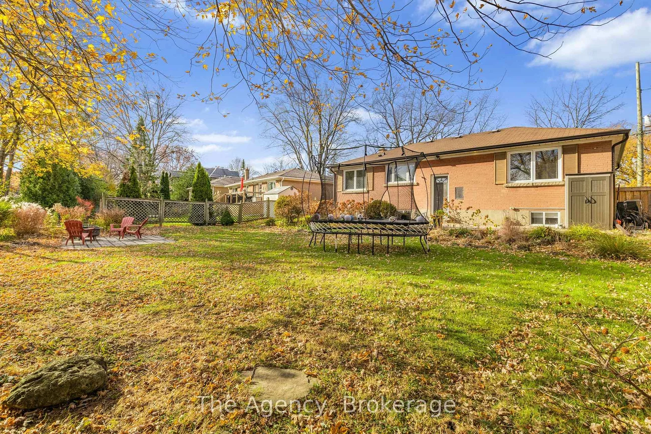 496, Pineland, 1020 - WO West, Oakville