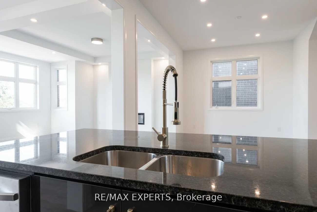 3299, Harasym, 1012 - NW Northwest, Oakville