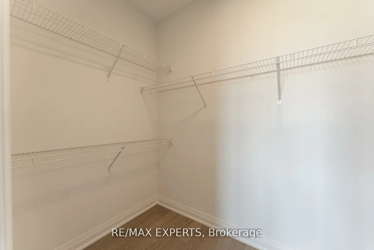 3299, Harasym, 1012 - NW Northwest, Oakville