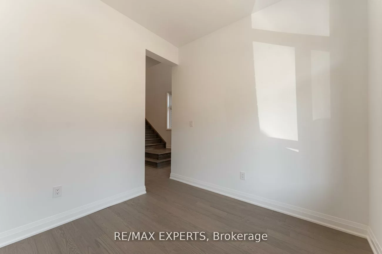 3299, Harasym, 1012 - NW Northwest, Oakville