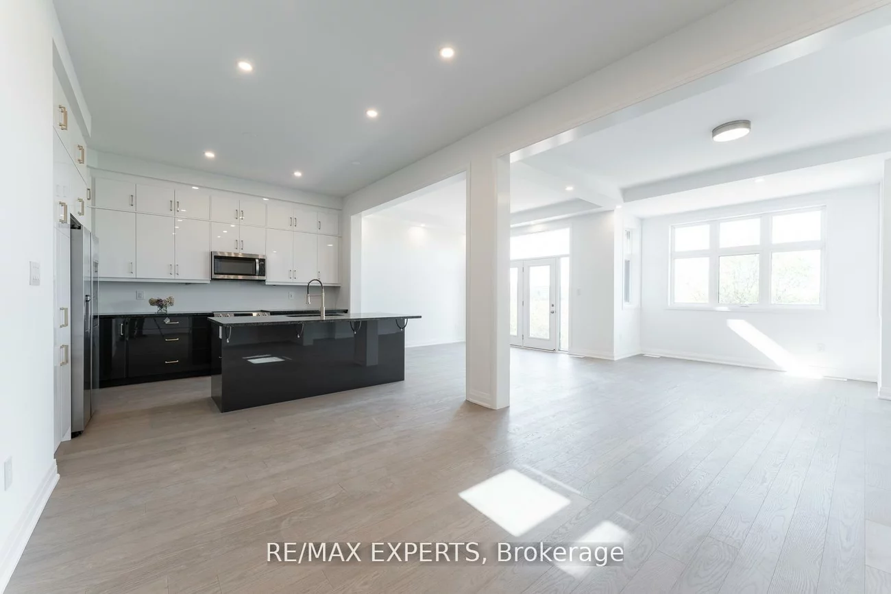 3299, Harasym, 1012 - NW Northwest, Oakville