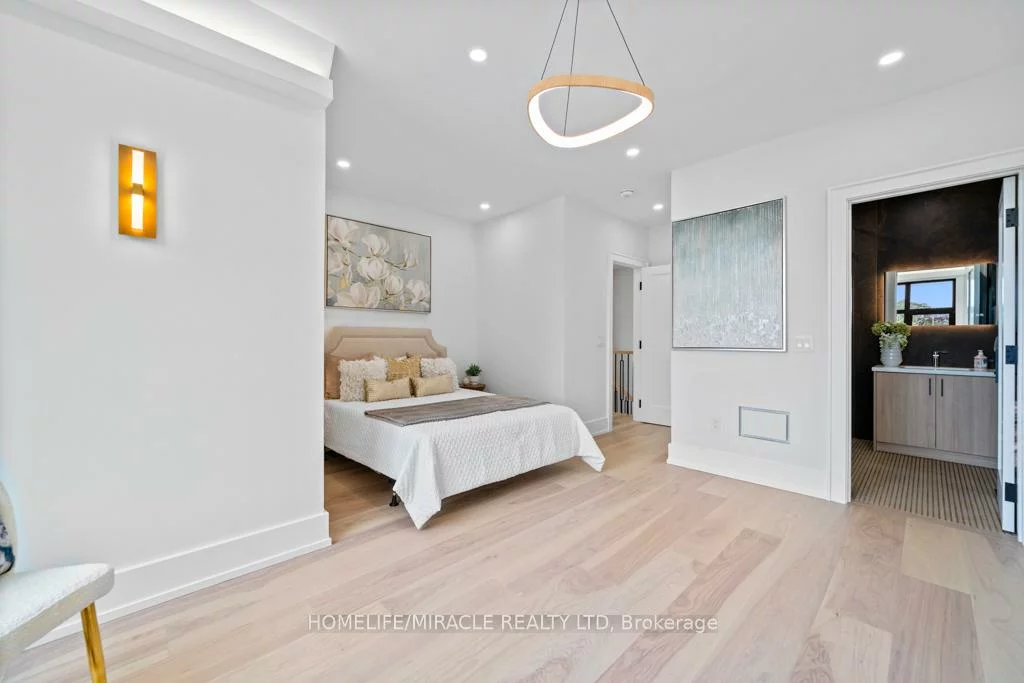 282, Maurice, 1002 - CO Central, Oakville