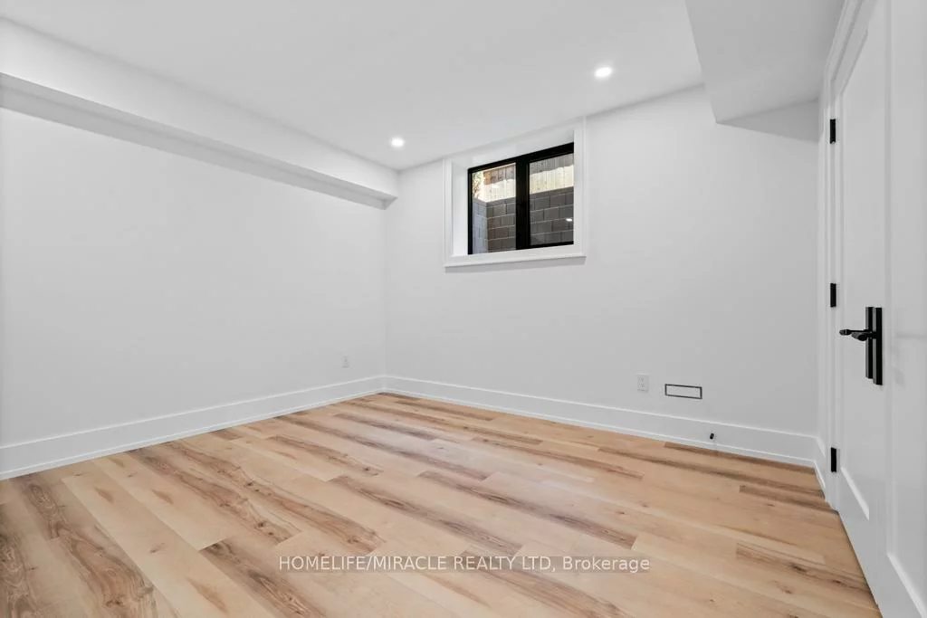 282, Maurice, 1002 - CO Central, Oakville