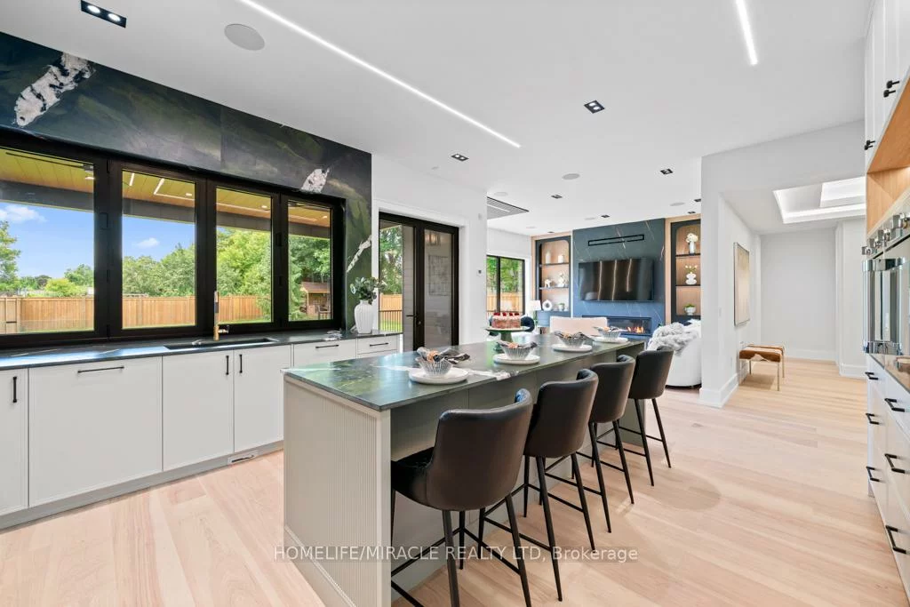 282, Maurice, 1002 - CO Central, Oakville