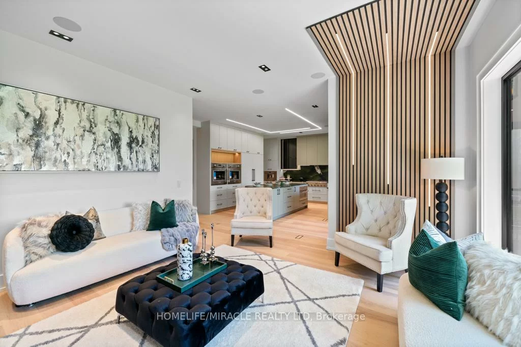 282, Maurice, 1002 - CO Central, Oakville